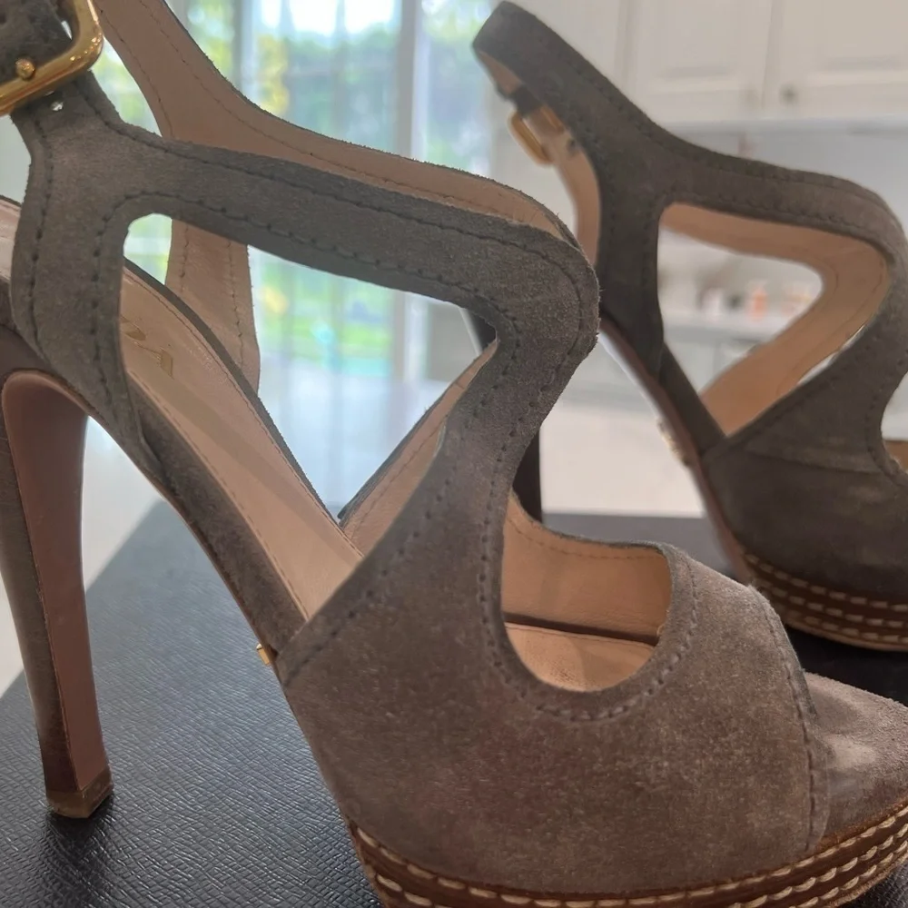 PRADA CALCUTURA GREY SUEDE PLATFORM SLINGBACK SIZE EU 37.5 US 7